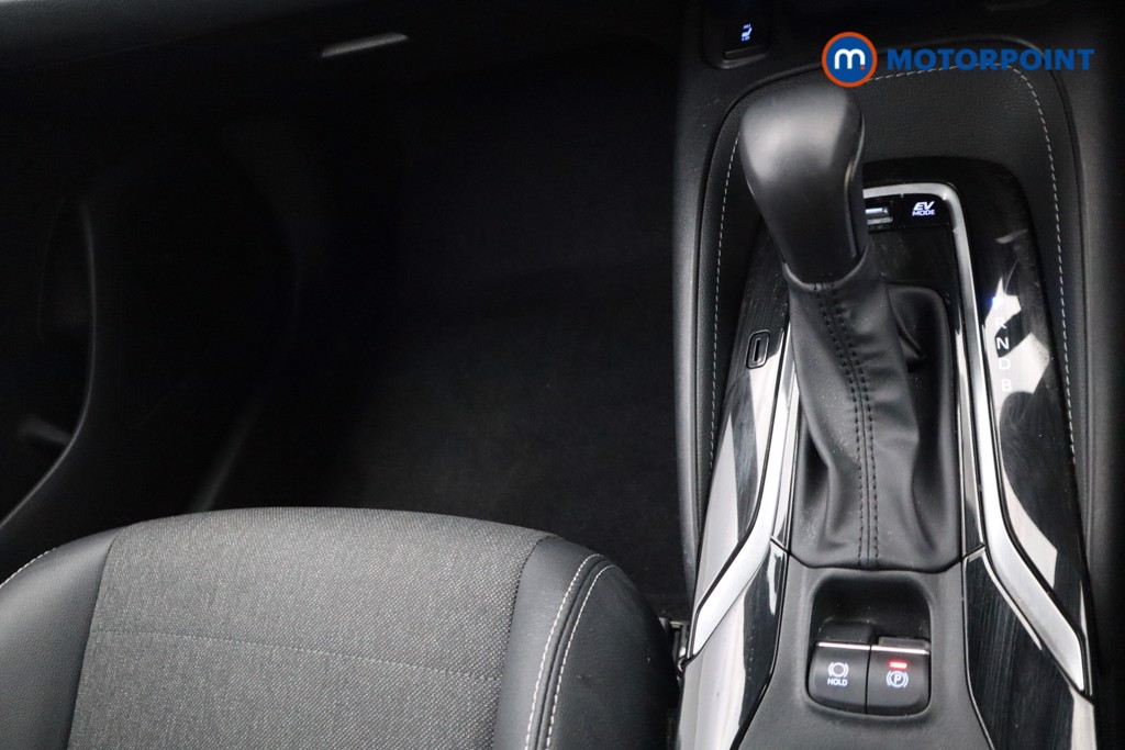Toyota Corolla Design Automatic Petrol-Electric Hybrid Estate - Stock Number (1538132) - 11th supplementary image