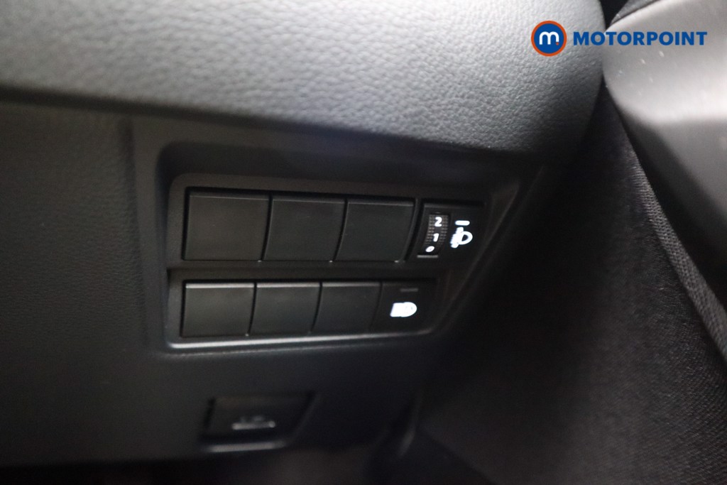 Toyota Yaris Design Automatic Petrol-Electric Hybrid Hatchback - Stock Number (1538142) - 14th supplementary image