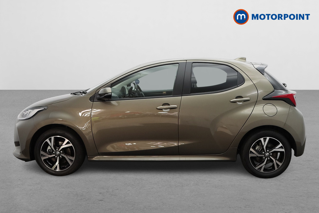 Toyota Yaris Design Automatic Petrol-Electric Hybrid Hatchback - Stock Number (1538142) - Passenger side