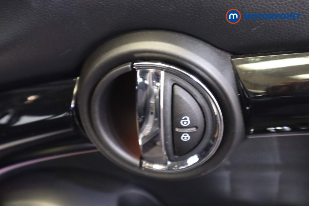 Mini Hatchback Cooper Classic Manual Petrol Hatchback - Stock Number (1539979) - 9th supplementary image