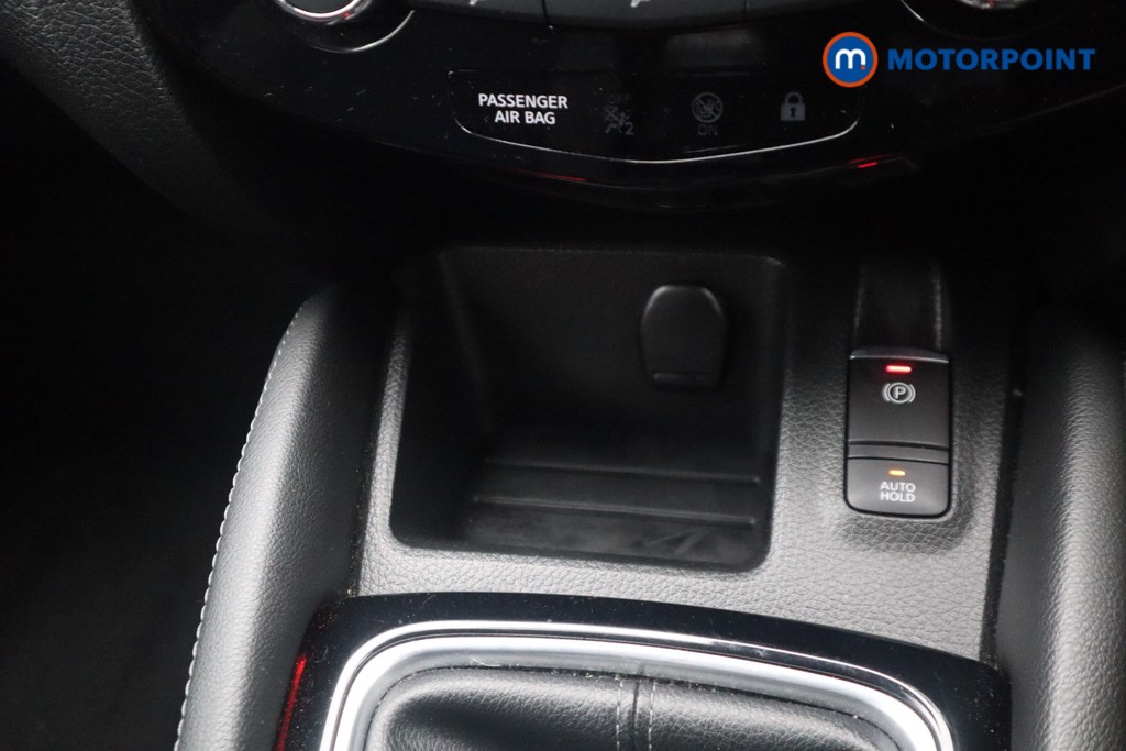 Nissan Qashqai N-Connecta Manual Petrol SUV - Stock Number (1540760) - 9th supplementary image
