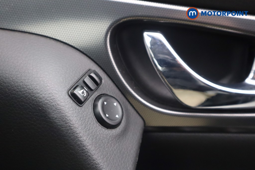 Nissan Qashqai N-Connecta Manual Petrol SUV - Stock Number (1540760) - 15th supplementary image