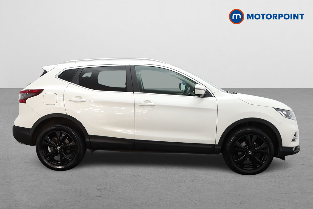 Nissan Qashqai N-Connecta Manual Petrol SUV - Stock Number (1540760) - Drivers side