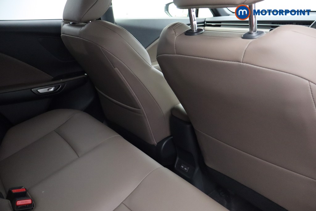 Lexus LBX Premium Plus Automatic Petrol-Electric Hybrid SUV - Stock Number (1541175) - 17th supplementary image