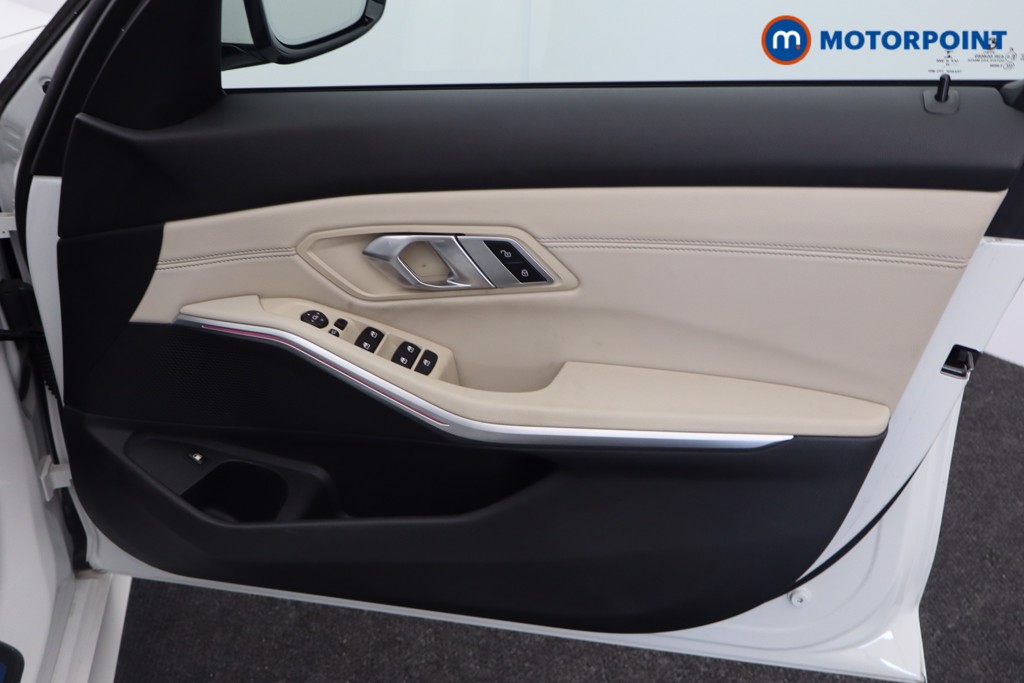 BMW 3 Series M Sport Automatic Petrol Plug-In Hybrid Saloon - Stock Number (1541546) - 16th supplementary image
