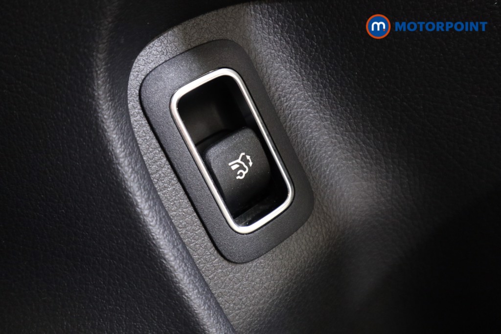 Mercedes-Benz CLA Amg Line Automatic Petrol Estate - Stock Number (1541706) - 10th supplementary image