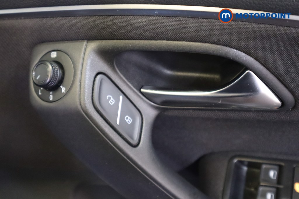 Volkswagen Polo SEL Manual Petrol Hatchback - Stock Number (1543462) - 8th supplementary image