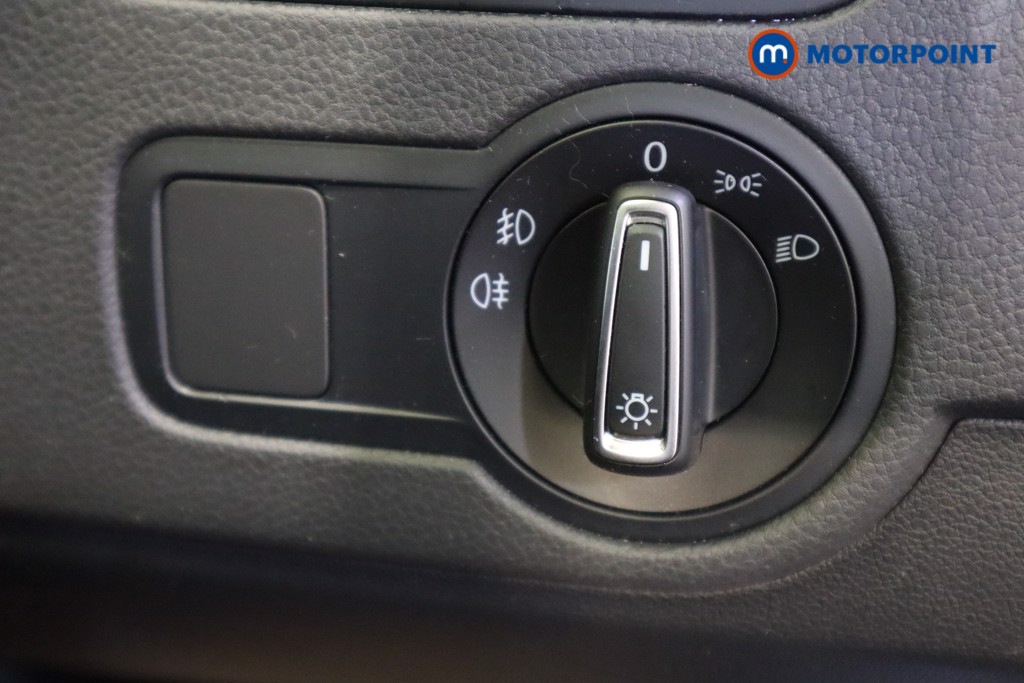 Volkswagen Polo SEL Manual Petrol Hatchback - Stock Number (1543462) - 9th supplementary image