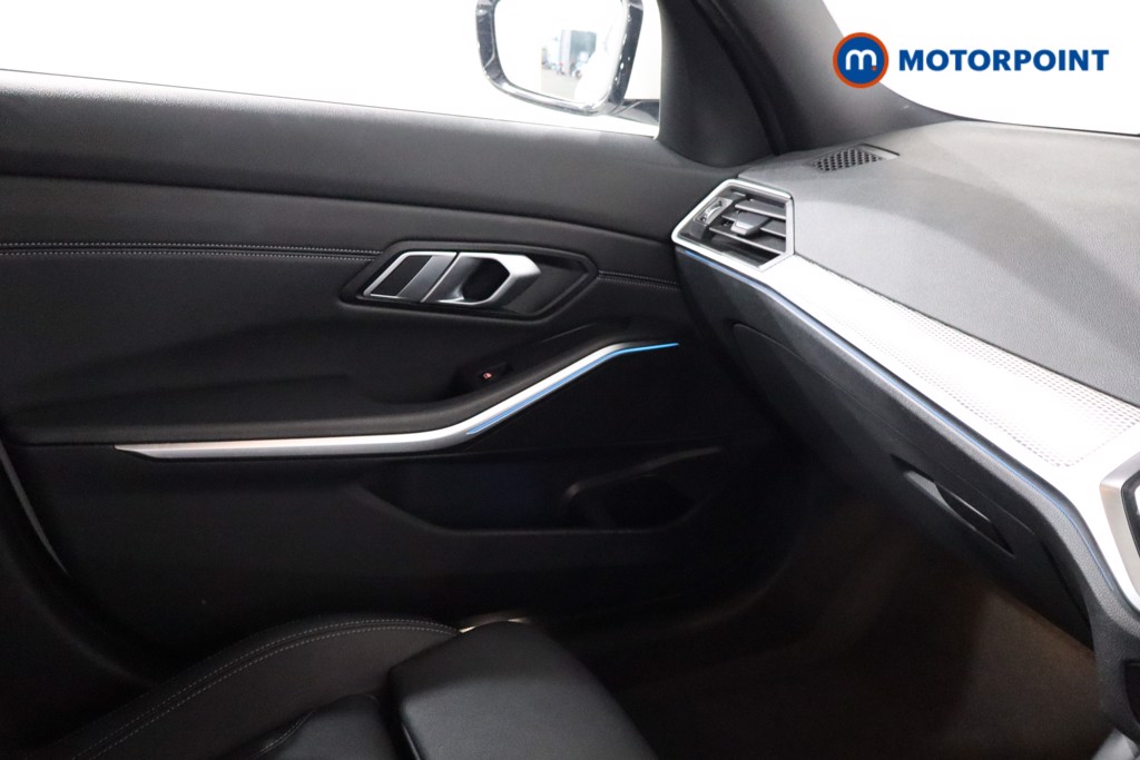 BMW 3 Series M Sport Automatic Petrol Plug-In Hybrid Saloon - Stock Number (1543654) - 18th supplementary image