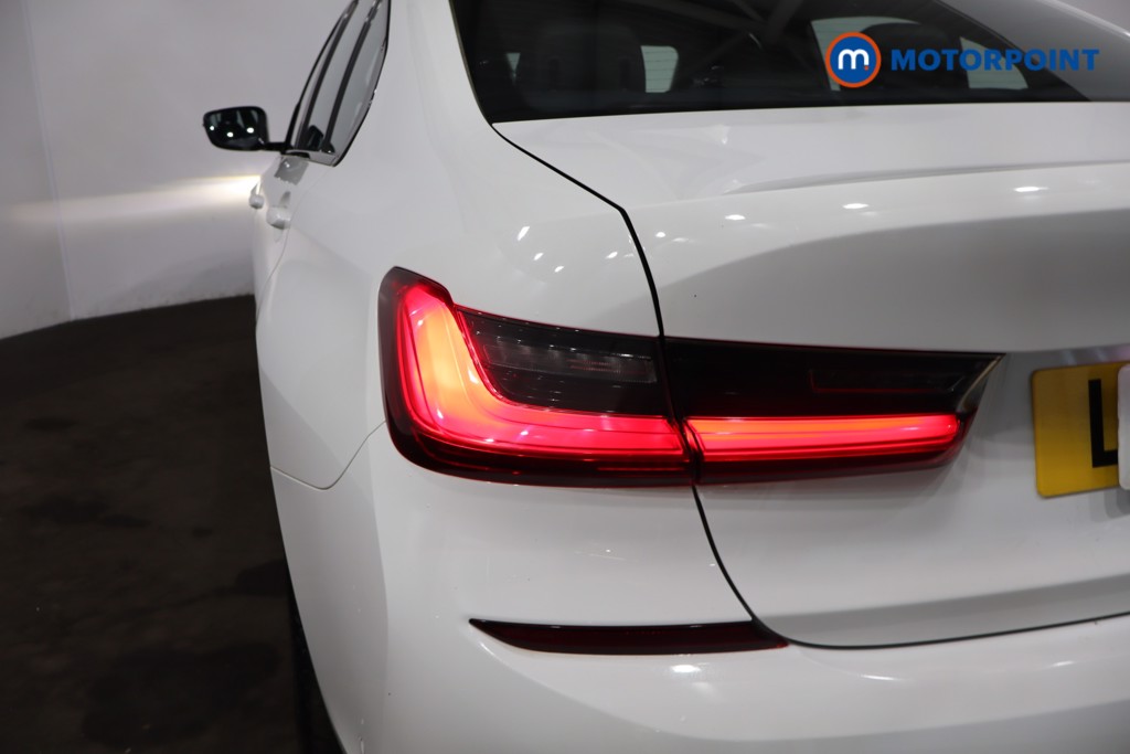 BMW 3 Series M Sport Automatic Petrol Plug-In Hybrid Saloon - Stock Number (1543654) - 28th supplementary image