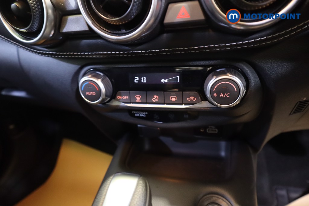 Nissan Juke N-Connecta Automatic Petrol SUV - Stock Number (1544027) - 4th supplementary image