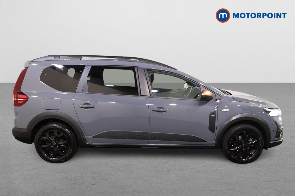 Dacia Jogger Extreme Automatic Petrol-Electric Hybrid People Carrier - Stock Number (1545176) - Drivers side