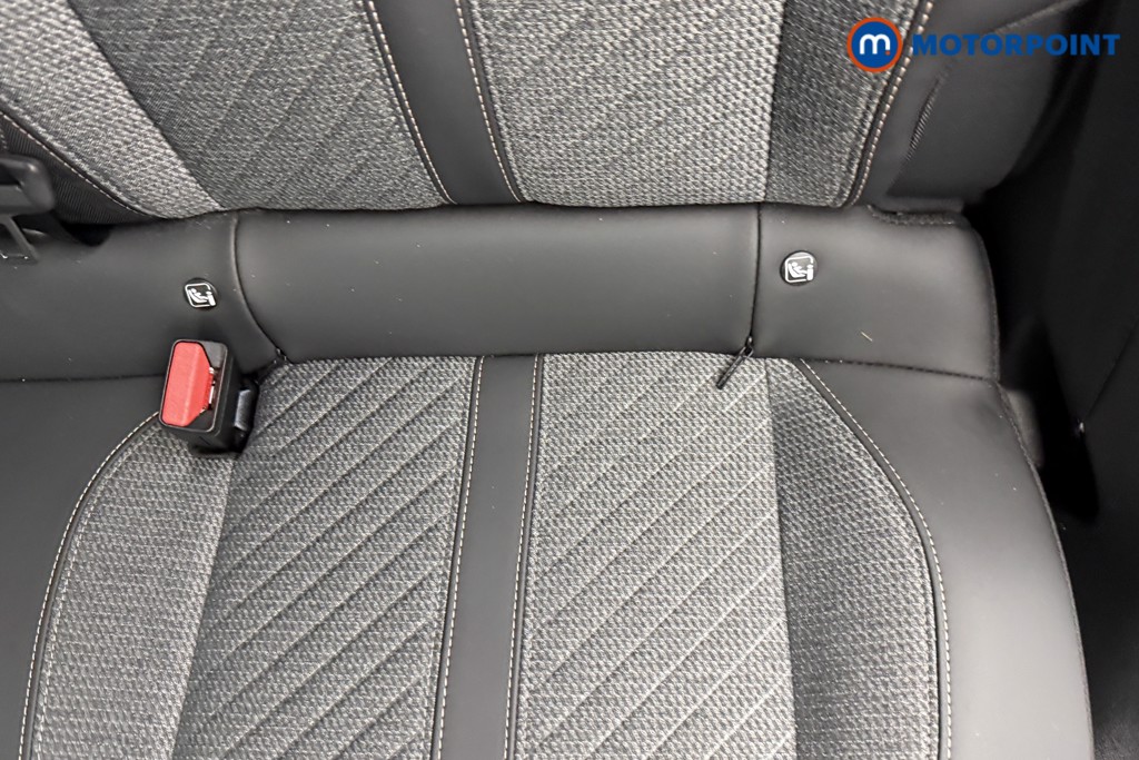 Peugeot 2008 Allure Manual Petrol SUV - Stock Number (1545184) - 21st supplementary image