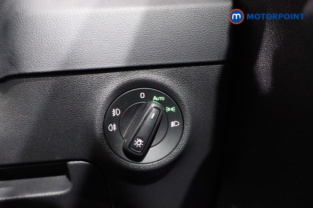 Skoda Karoq Sport Line Automatic Diesel SUV - Stock Number (1545320) - 16th supplementary image