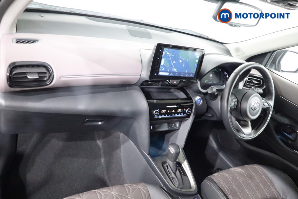 Toyota Yaris Cross Excel Automatic Petrol-Electric Hybrid Estate - Stock Number (1546325) - 1st supplementary image