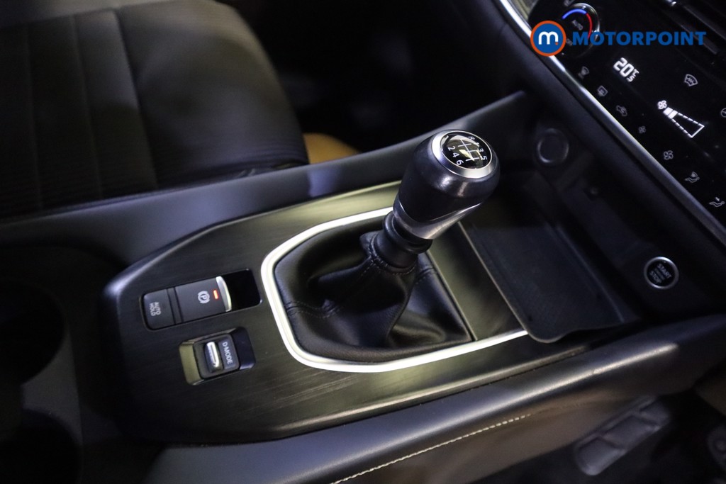 Nissan Qashqai Tekna Manual Petrol SUV - Stock Number (1529605) - 5th supplementary image