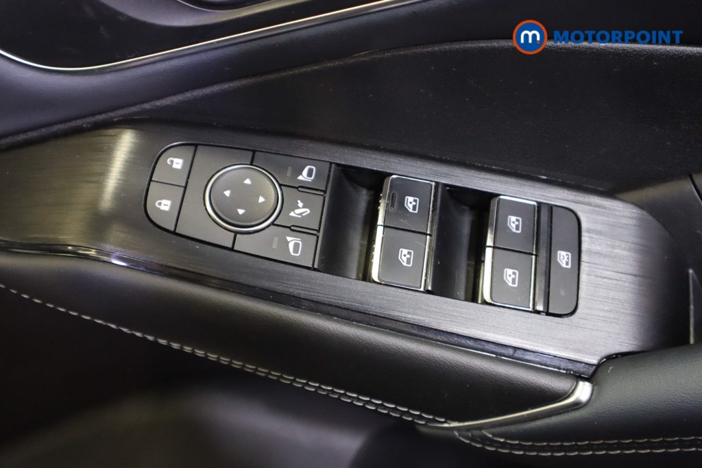 Nissan Qashqai Tekna Manual Petrol SUV - Stock Number (1529605) - 7th supplementary image