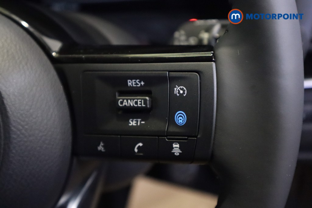 Nissan Qashqai Tekna Manual Petrol SUV - Stock Number (1529605) - 9th supplementary image