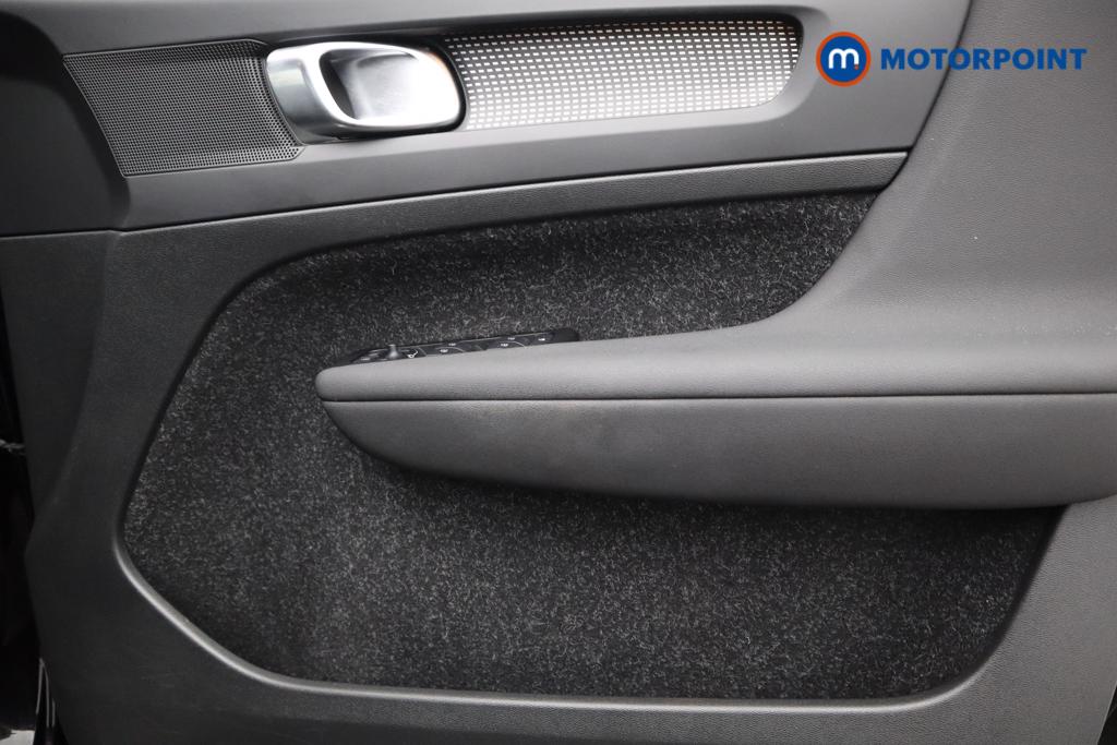 Volvo Xc40 R Design Manual Petrol SUV - Stock Number (1530611) - 17th supplementary image