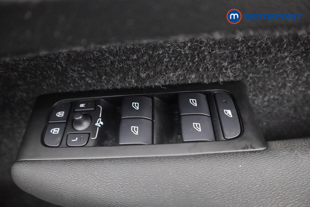 Volvo Xc40 R Design Manual Petrol SUV - Stock Number (1530611) - 18th supplementary image