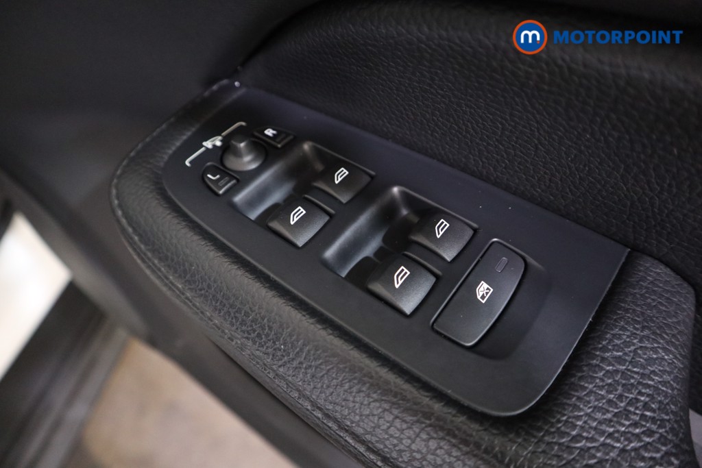Volvo V60 Cross Country Automatic Petrol Estate - Stock Number (1532460) - 8th supplementary image