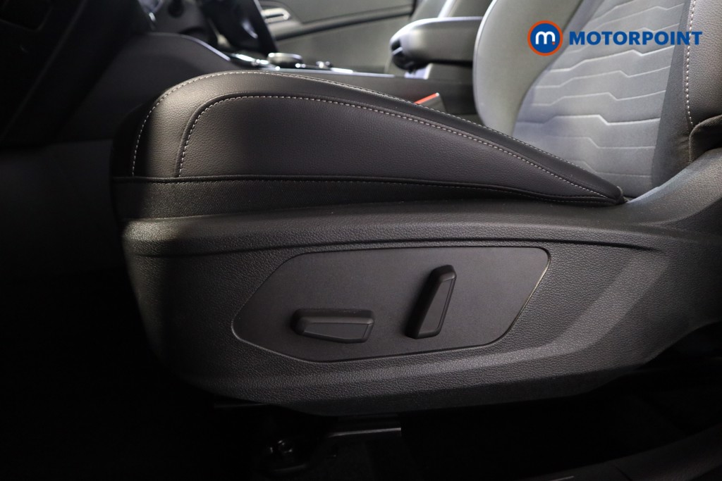 KIA Sportage 3 Automatic Petrol-Electric Hybrid SUV - Stock Number (1534411) - 13th supplementary image