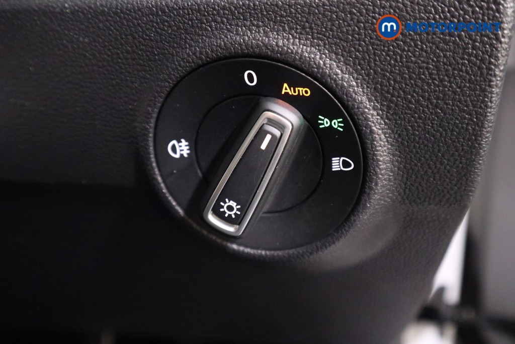Volkswagen T-Roc Design Manual Petrol SUV - Stock Number (1535772) - 9th supplementary image