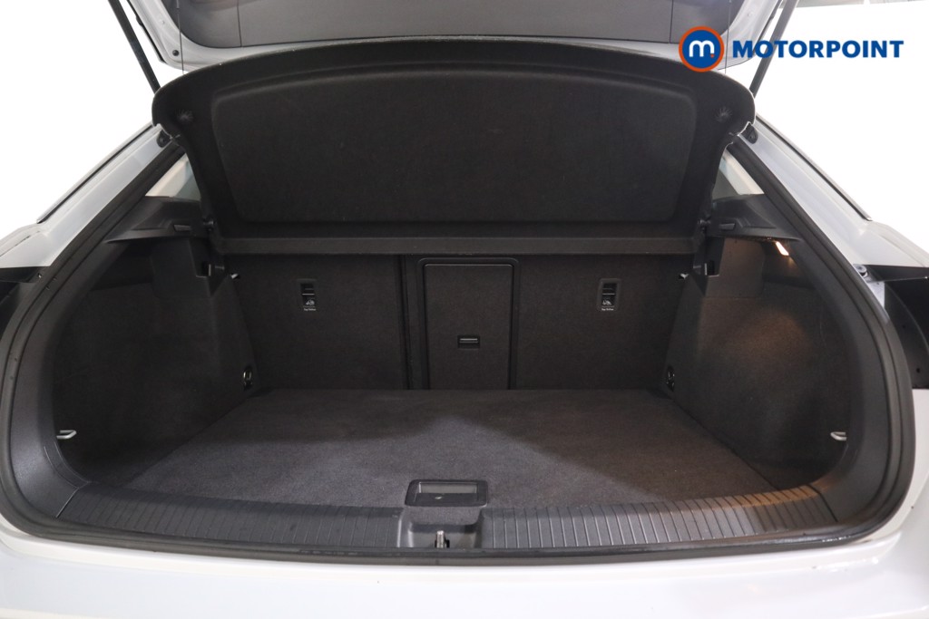 Volkswagen T-Roc Design Manual Petrol SUV - Stock Number (1535772) - 14th supplementary image
