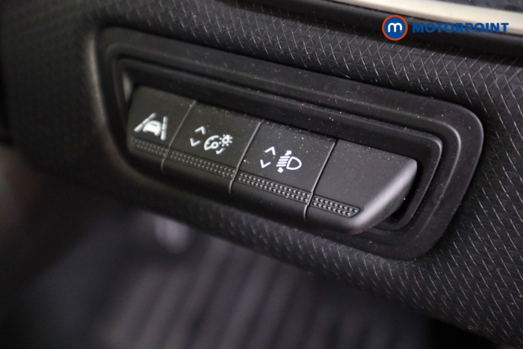 Renault Clio Evolution Manual Petrol Hatchback - Stock Number (1536127) - 9th supplementary image