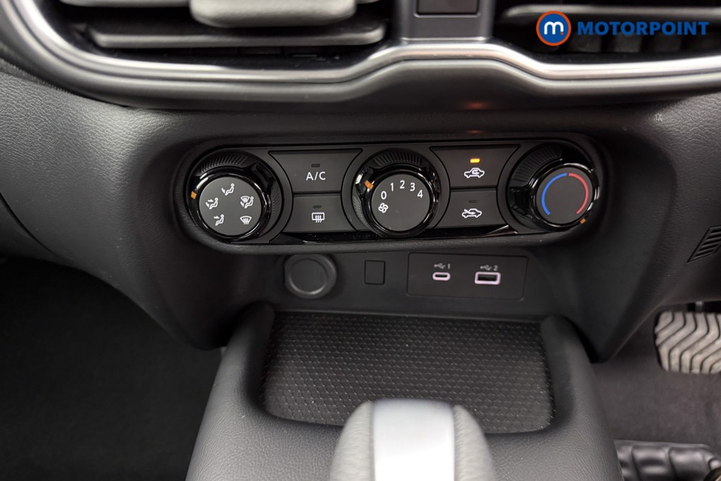 Nissan Juke Acenta Premium Automatic Petrol SUV - Stock Number (1536239) - 9th supplementary image