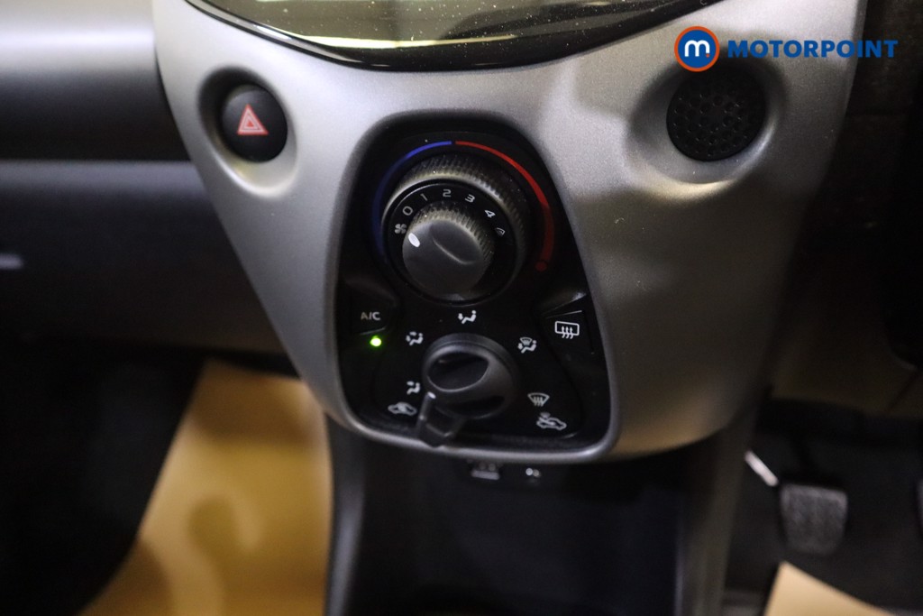Toyota Aygo X-Play Manual Petrol Hatchback - Stock Number (1537949) - 4th supplementary image