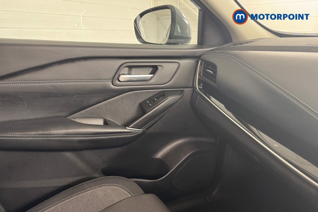 Nissan Qashqai N-Connecta Manual Petrol SUV - Stock Number (1541819) - 12th supplementary image
