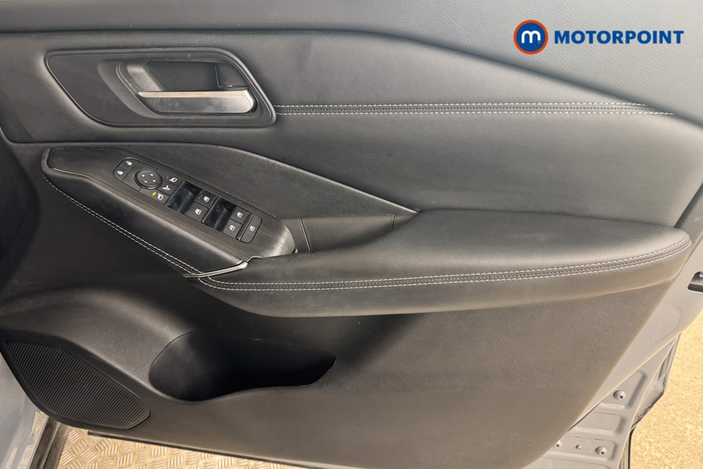 Nissan Qashqai N-Connecta Manual Petrol SUV - Stock Number (1541819) - 15th supplementary image
