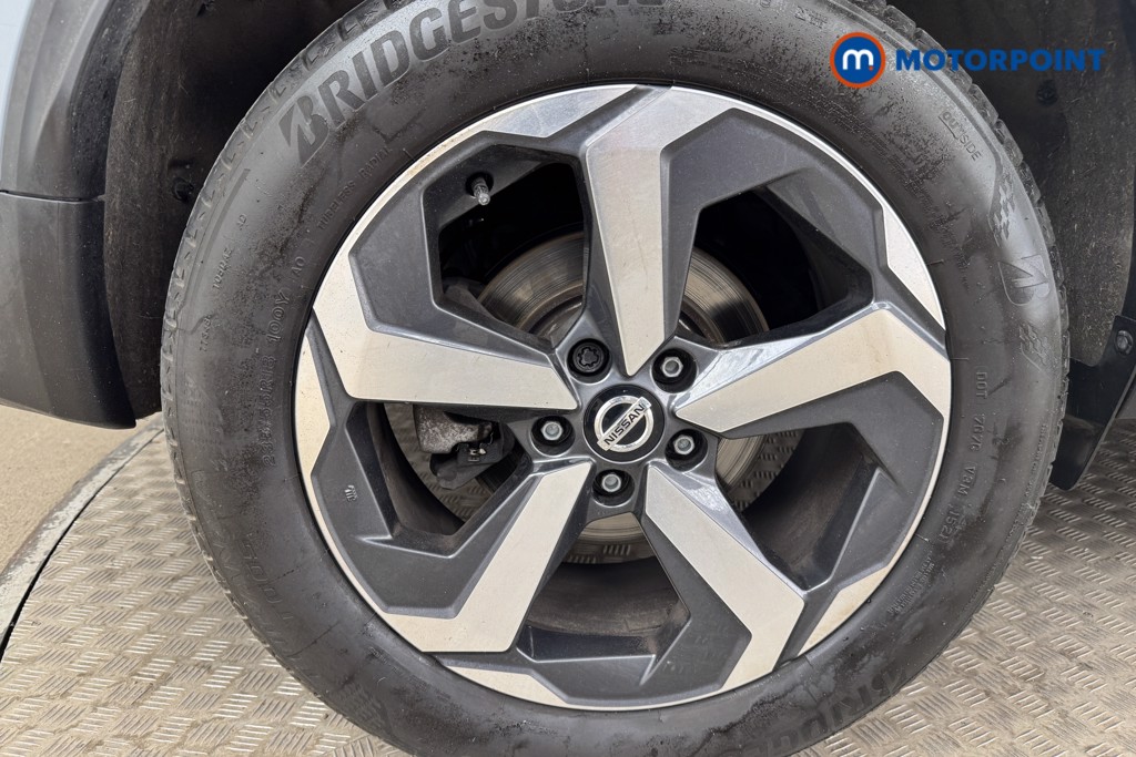 Nissan Qashqai N-Connecta Manual Petrol SUV - Stock Number (1541819) - 23rd supplementary image