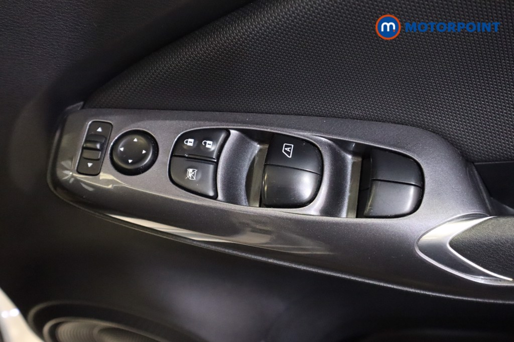 Nissan Juke Acenta Manual Petrol SUV - Stock Number (1543863) - 7th supplementary image