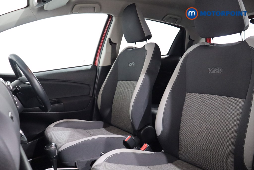 Toyota Yaris Y20 Automatic Petrol-Electric Hybrid Hatchback - Stock Number (1544308) - 4th supplementary image