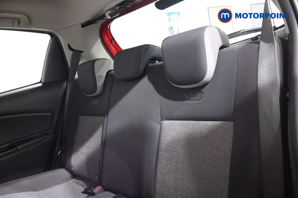 Toyota Yaris Y20 Automatic Petrol-Electric Hybrid Hatchback - Stock Number (1544308) - 5th supplementary image