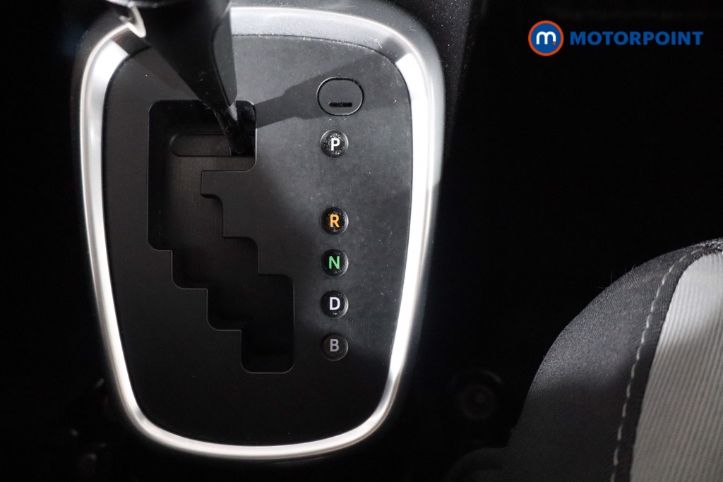 Toyota Yaris Y20 Automatic Petrol-Electric Hybrid Hatchback - Stock Number (1544308) - 16th supplementary image