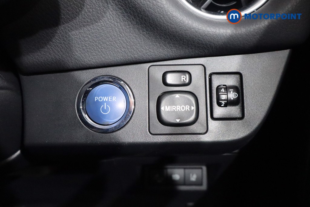 Toyota Yaris Y20 Automatic Petrol-Electric Hybrid Hatchback - Stock Number (1544308) - 17th supplementary image