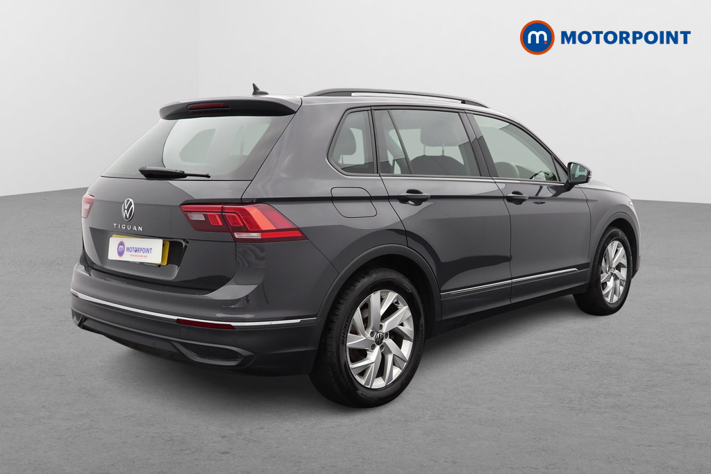 Volkswagen Tiguan Life Automatic Diesel SUV - Stock Number (1544390) - Drivers side rear corner