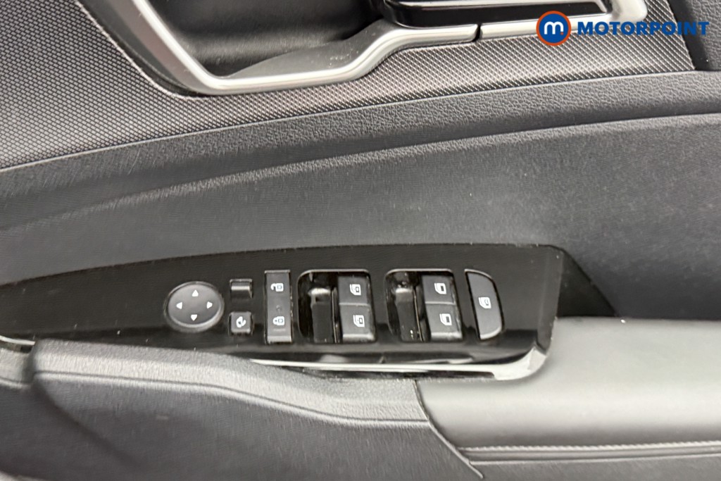 KIA Sportage Launch Edition Manual Petrol SUV - Stock Number (1545159) - 15th supplementary image