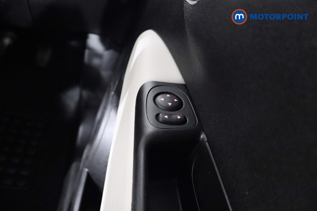 Fiat 500 Dolcevita Manual Petrol-Electric Hybrid Hatchback - Stock Number (1546062) - 17th supplementary image