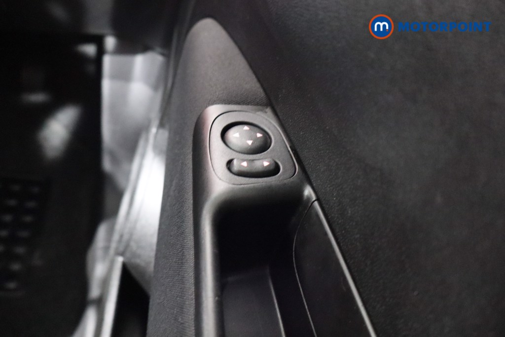 Fiat 500 RED Manual Petrol-Electric Hybrid Hatchback - Stock Number (1546398) - 16th supplementary image