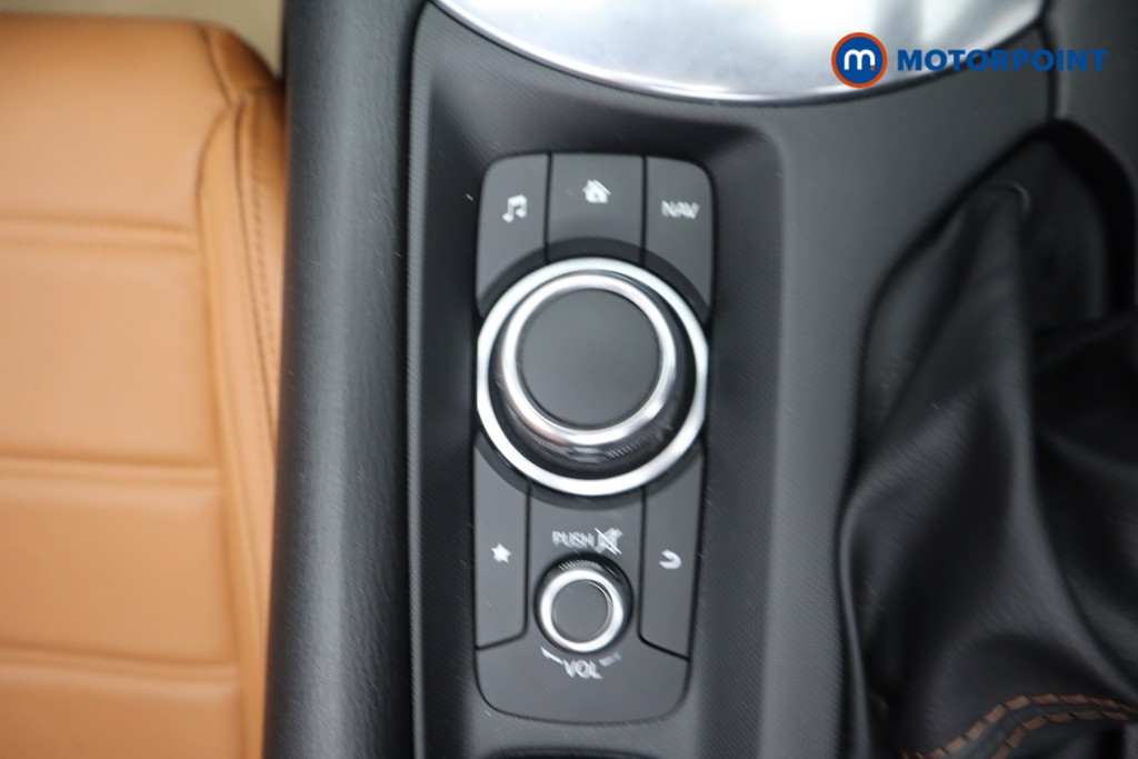 Fiat 124 Spider Lusso Plus Manual Petrol Convertible - Stock Number (1528966) - 14th supplementary image
