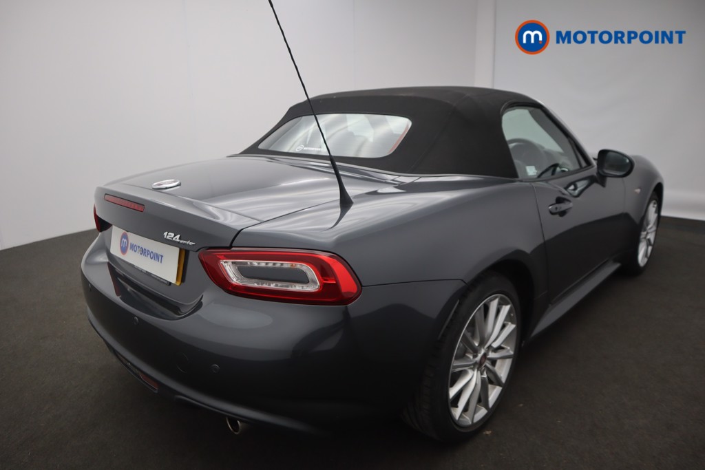 Fiat 124 Spider Lusso Plus Manual Petrol Convertible - Stock Number (1528966) - 16th supplementary image