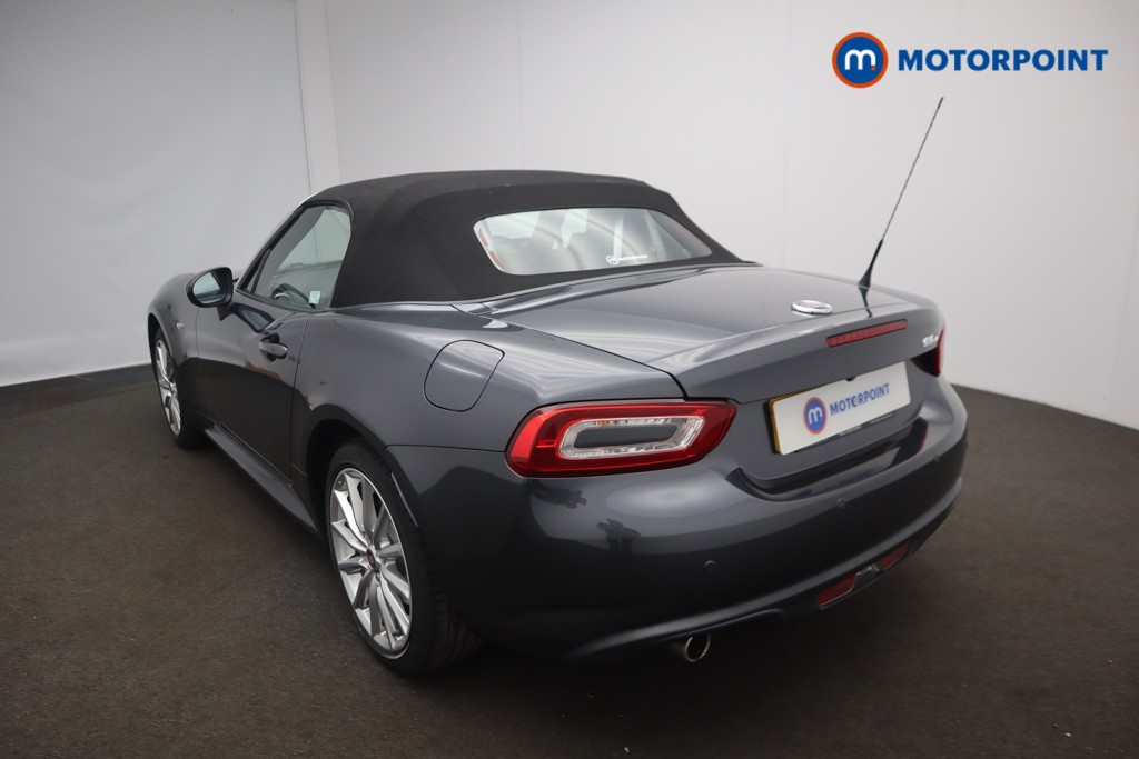 Fiat 124 Spider Lusso Plus Manual Petrol Convertible - Stock Number (1528966) - 17th supplementary image