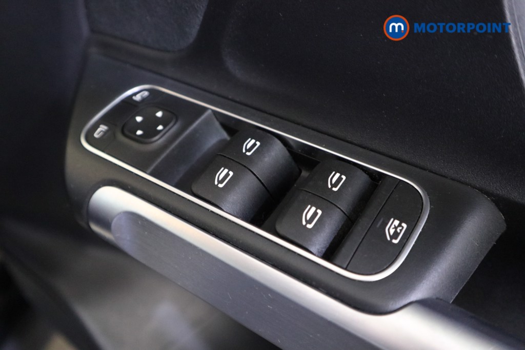 Mercedes-Benz GLB Amg Line Automatic Petrol SUV - Stock Number (1530175) - 10th supplementary image