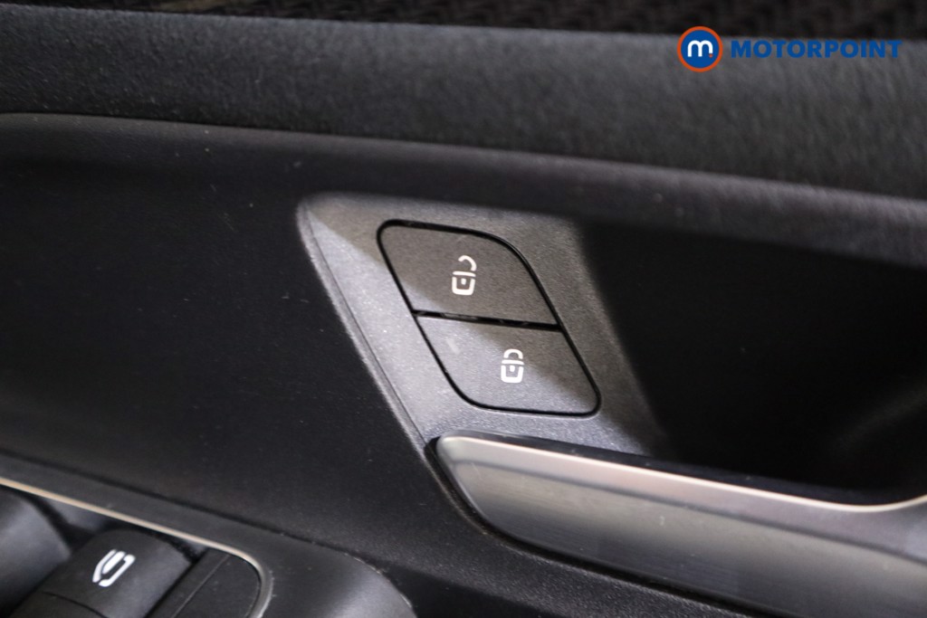 Mercedes-Benz GLB Amg Line Automatic Petrol SUV - Stock Number (1530175) - 11th supplementary image