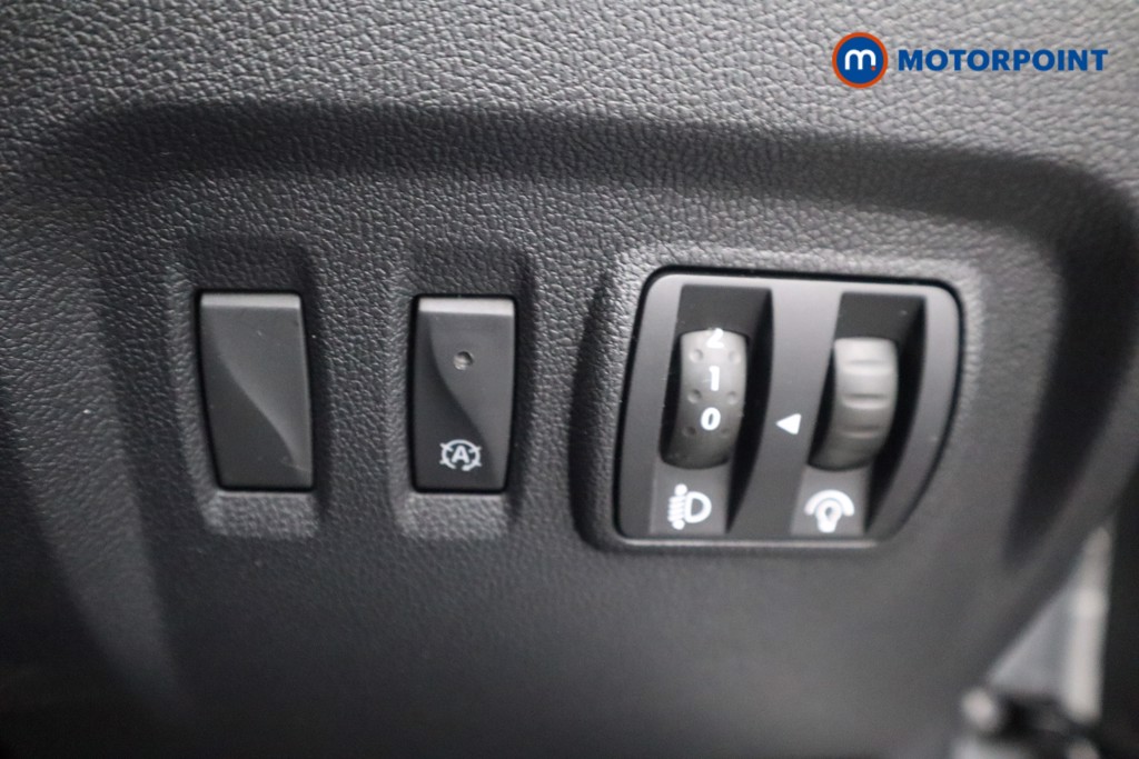 Renault Captur Iconic Manual Petrol SUV - Stock Number (1532248) - 13th supplementary image
