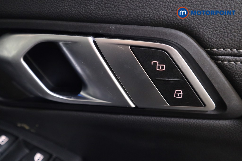 BMW 3 Series M Sport Automatic Petrol Plug-In Hybrid Saloon - Stock Number (1532478) - 12th supplementary image